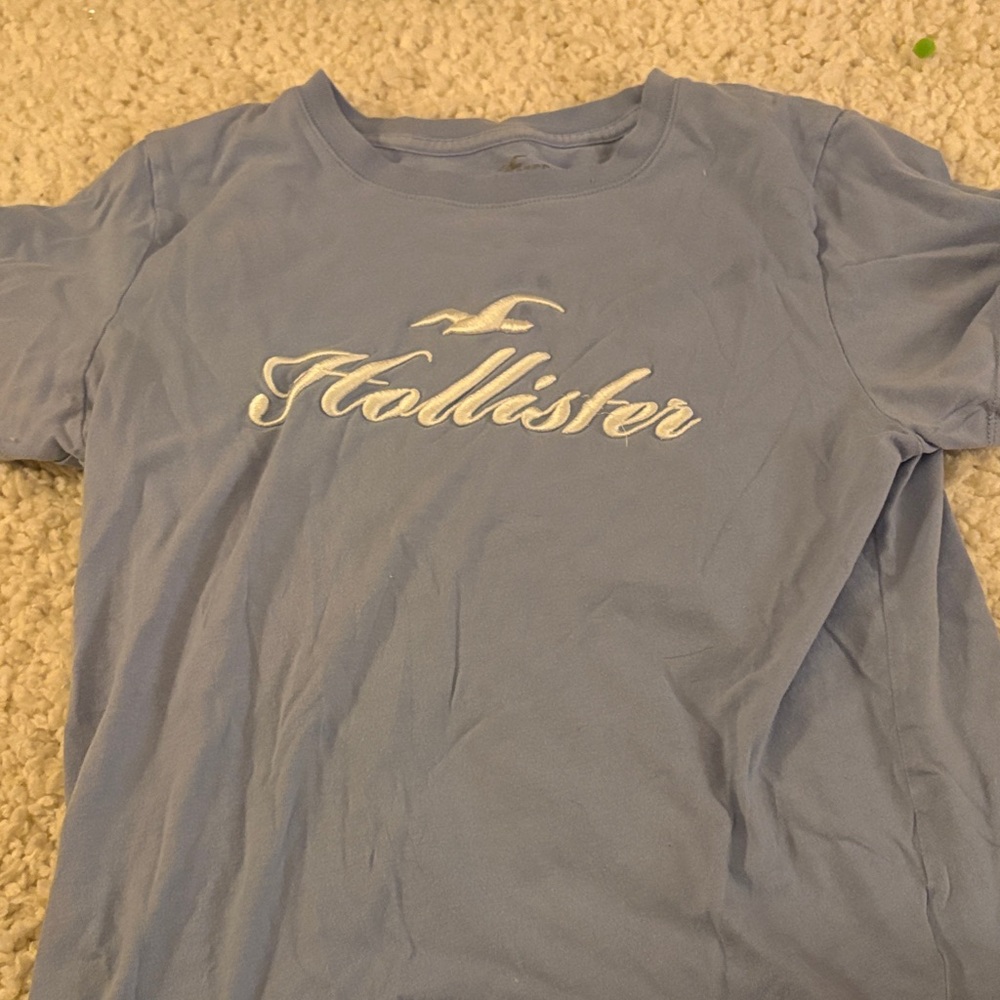Hollister woman’s cropped  Light Blue Tee